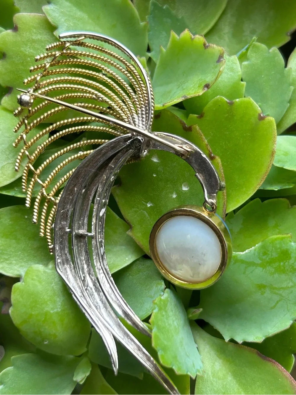 Vintage 14k yellow & white gold diamonds bird 16mm blue mabe Pearl Drop Brooch